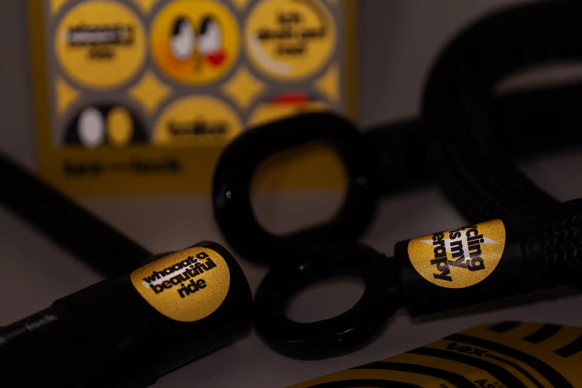 Shackle Sticker Cycling in rain, snow & cold - All tips | tex-lock